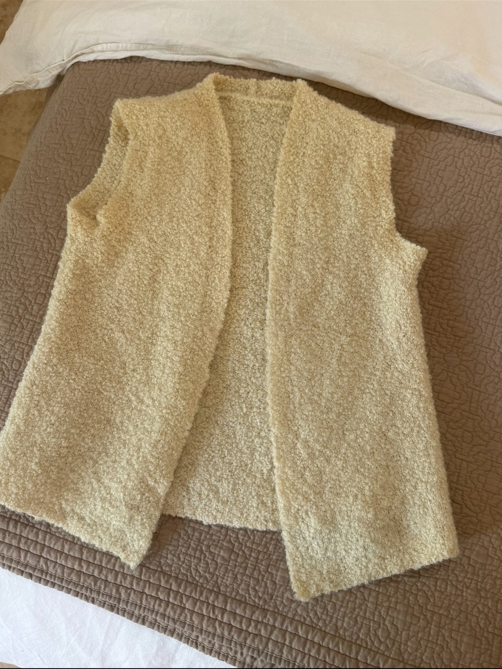 Cozy Bouclé Sleeveless Open-Front Vest - Cream